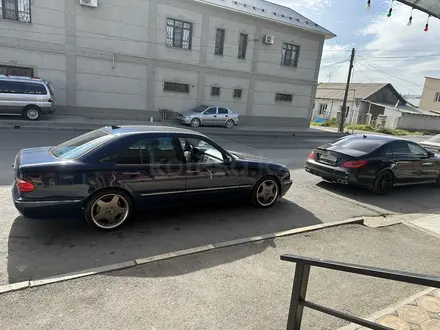 Mercedes-Benz E 320 1999 года за 5 000 000 тг. в Шымкент – фото 10