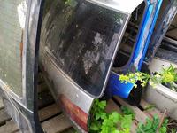 Крышка багажника дверь задняя за 880 тг. в Алматы