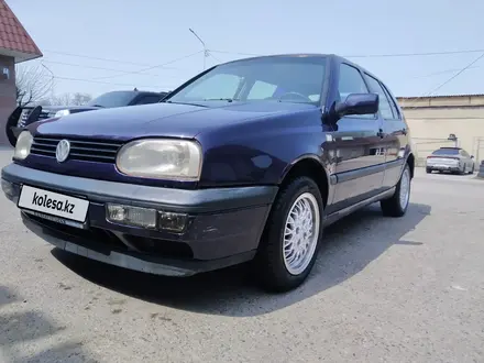 Volkswagen Golf 1995 года за 1 900 000 тг. в Алматы – фото 4