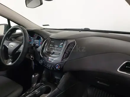 Chevrolet Cruze 2018 года за 3 990 000 тг. в Шымкент – фото 22
