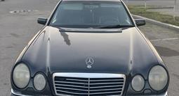 Mercedes-Benz E 280 1998 года за 3 000 000 тг. в Астана – фото 2