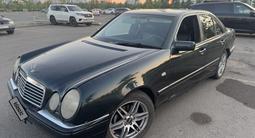 Mercedes-Benz E 280 1998 года за 3 000 000 тг. в Астана