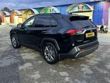 Toyota RAV4 2021 года за 14 900 000 тг. в Усть-Каменогорск – фото 4