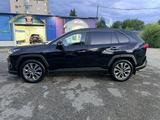 Toyota RAV4 2021 года за 14 900 000 тг. в Усть-Каменогорск – фото 3