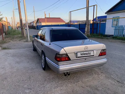 Mercedes-Benz E 320 1992 годаүшін3 500 000 тг. в Атырау – фото 3