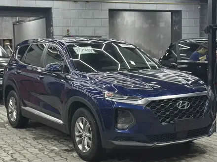 Hyundai Santa Fe 2018 года за 11 390 000 тг. в Астана – фото 16