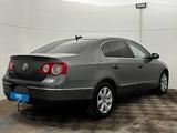 Volkswagen Passat 2005 года за 2 390 000 тг. в Актобе – фото 5