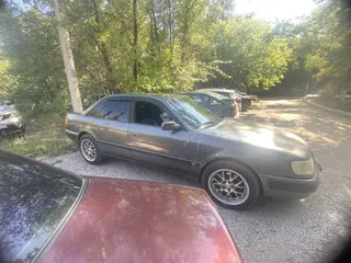 Audi 100