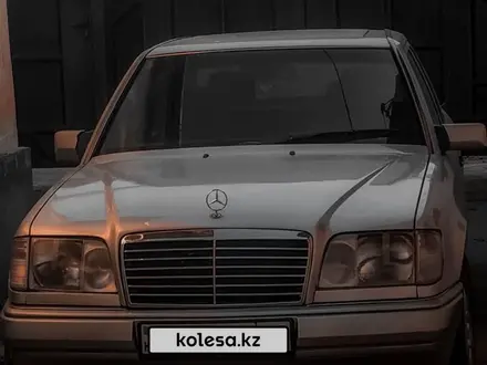 Mercedes-Benz E 220 1994 года за 2 500 000 тг. в Шу – фото 2