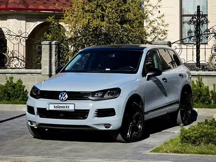 Volkswagen Touareg 2012 года за 12 150 000 тг. в Астана