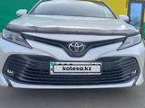 Toyota Camry 2020 года за 16 200 000 тг. в Атырау – фото 3