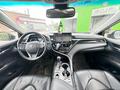 Toyota Camry 2022 года за 12 650 000 тг. в Актобе – фото 5