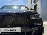 BMW X5 2021 года за 41 000 000 тг. в Караганда – фото 2