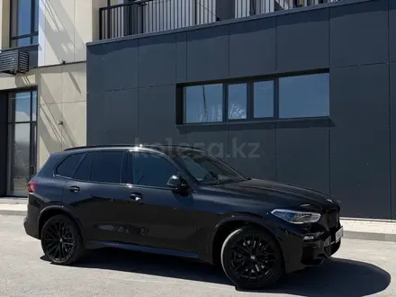 BMW X5 2021 года за 41 000 000 тг. в Караганда