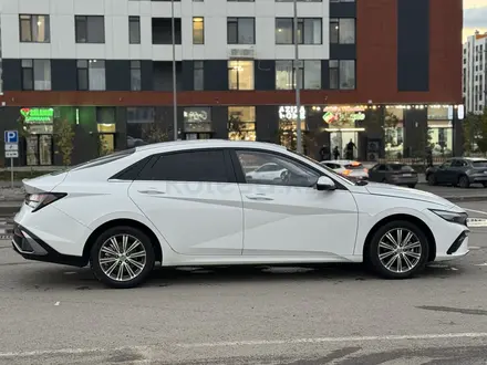 Hyundai Elantra 2024 года за 7 290 000 тг. в Астана – фото 3