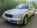 Mercedes-Benz C 180 2002 года за 3 600 000 тг. в Темиртау – фото 2