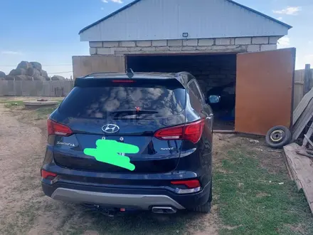 Hyundai Santa Fe 2018 года за 5 200 000 тг. в Уральск – фото 3