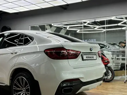 BMW X6 2018 года за 26 500 000 тг. в Алматы – фото 14