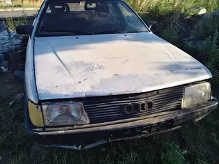Audi 100