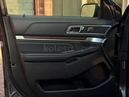 Ford Explorer 2017 года за 12 000 000 тг. в Алматы – фото 15