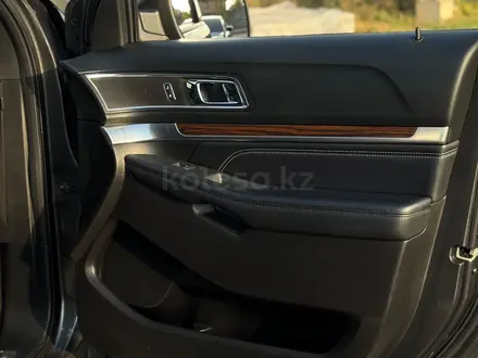 Ford Explorer 2017 года за 12 000 000 тг. в Алматы – фото 27