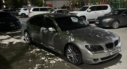 BMW 760 2002 года за 3 800 000 тг. в Актау – фото 3