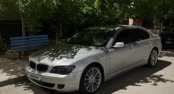BMW 760 2002 года за 3 800 000 тг. в Актау – фото 2