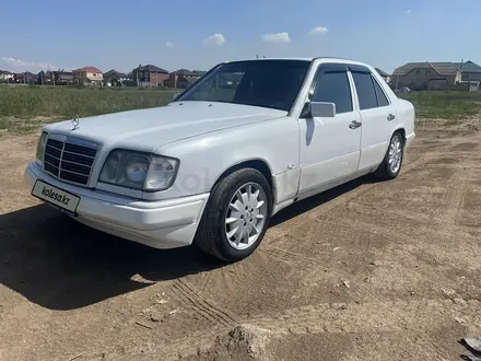 Mercedes-Benz E 220 1994 годаүшін1 850 000 тг. в Караганда – фото 18