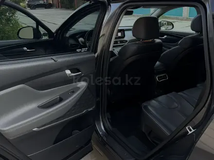 Hyundai Santa Fe 2022 года за 18 000 000 тг. в Актобе – фото 32