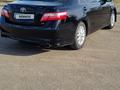 Toyota Camry 2006 года за 5 600 000 тг. в Уральск – фото 2