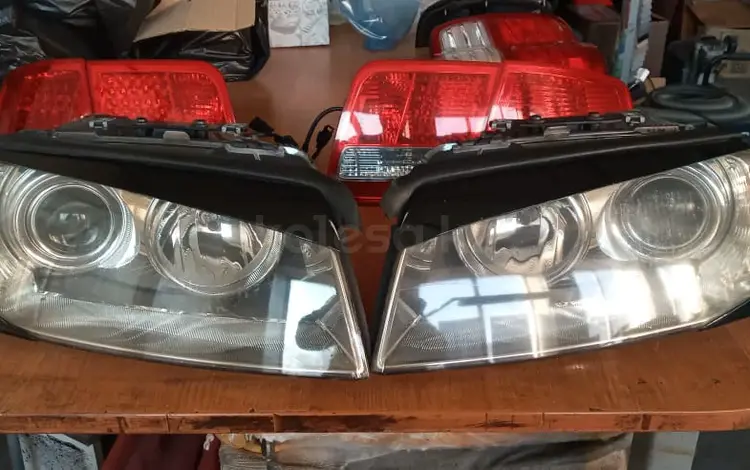 Фары передние фонари задние оптика Audi A8 за 100 000 тг. в Алматы