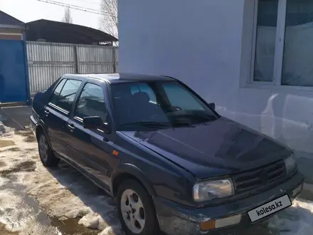 Volkswagen Vento 1992 года за 500 000 тг. в Тараз