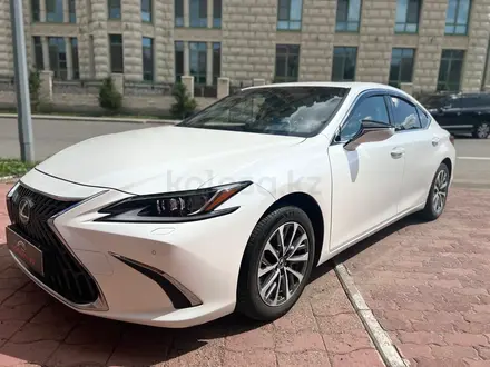 Lexus ES 250 2022 года за 24 200 000 тг. в Астана – фото 2