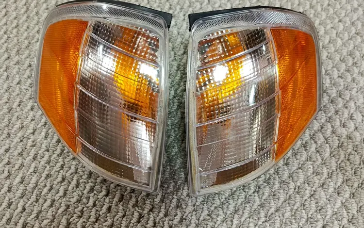 Поворотник передний Mercedes-Benz W202 за 3 500 тг. в Астана