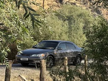 Toyota Camry 2000 года за 4 000 000 тг. в Шымкент – фото 2