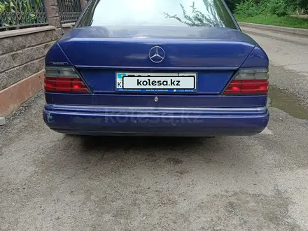 Mercedes-Benz E 220 1993 годаүшін1 550 000 тг. в Алматы – фото 5