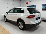 Volkswagen Tiguan 2017 года за 10 790 000 тг. в Атырау – фото 4