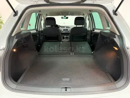 Volkswagen Tiguan 2017 года за 10 490 000 тг. в Атырау – фото 19