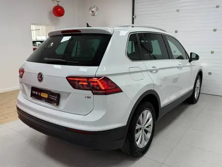 Volkswagen Tiguan 2017 года за 10 490 000 тг. в Атырау – фото 6