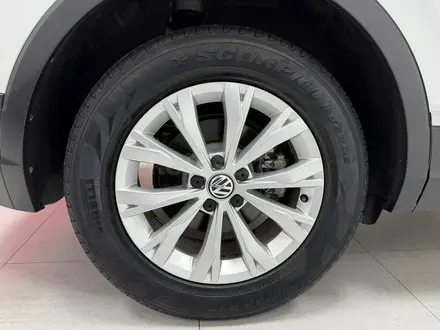 Volkswagen Tiguan 2017 года за 10 490 000 тг. в Атырау – фото 8