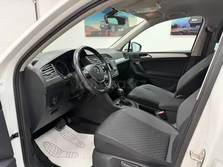 Volkswagen Tiguan 2017 года за 10 490 000 тг. в Атырау – фото 10