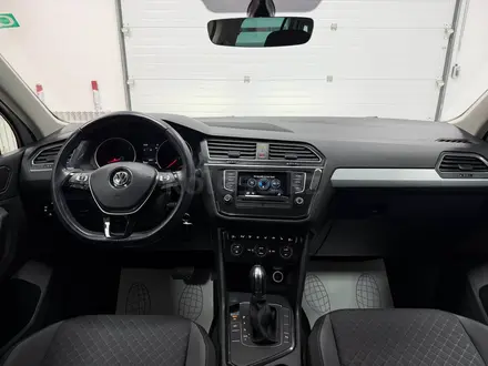 Volkswagen Tiguan 2017 года за 10 490 000 тг. в Атырау – фото 12