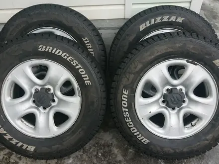 Зимние шины Bridgestone Blizzak за 180 000 тг. в Усть-Каменогорск – фото 2