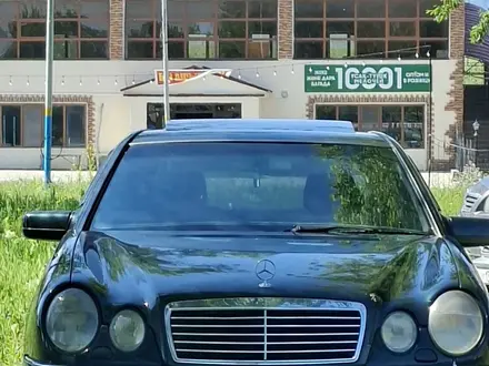 Mercedes-Benz E 230 1997 года за 2 500 000 тг. в Шымкент – фото 2
