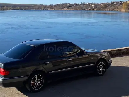 Mercedes-Benz E 230 1997 года за 2 500 000 тг. в Шымкент – фото 9