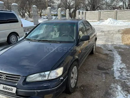 Toyota Camry 1997 года за 2 600 000 тг. в Алматы – фото 2