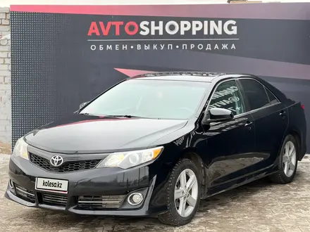 Toyota Camry 2013 года за 9 500 000 тг. в Актобе