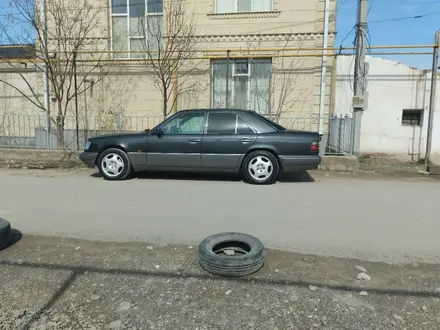 Mercedes-Benz E 200 1995 года за 2 500 000 тг. в Туркестан – фото 3