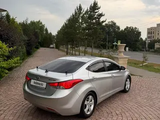 Hyundai Avante, 2011