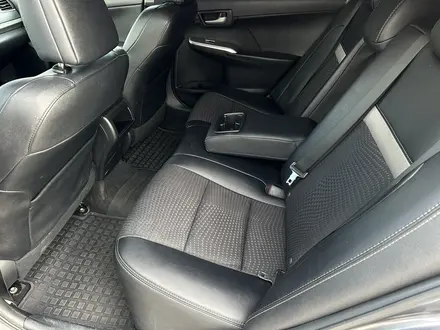 Toyota Camry 2013 года за 8 000 000 тг. в Атырау – фото 9